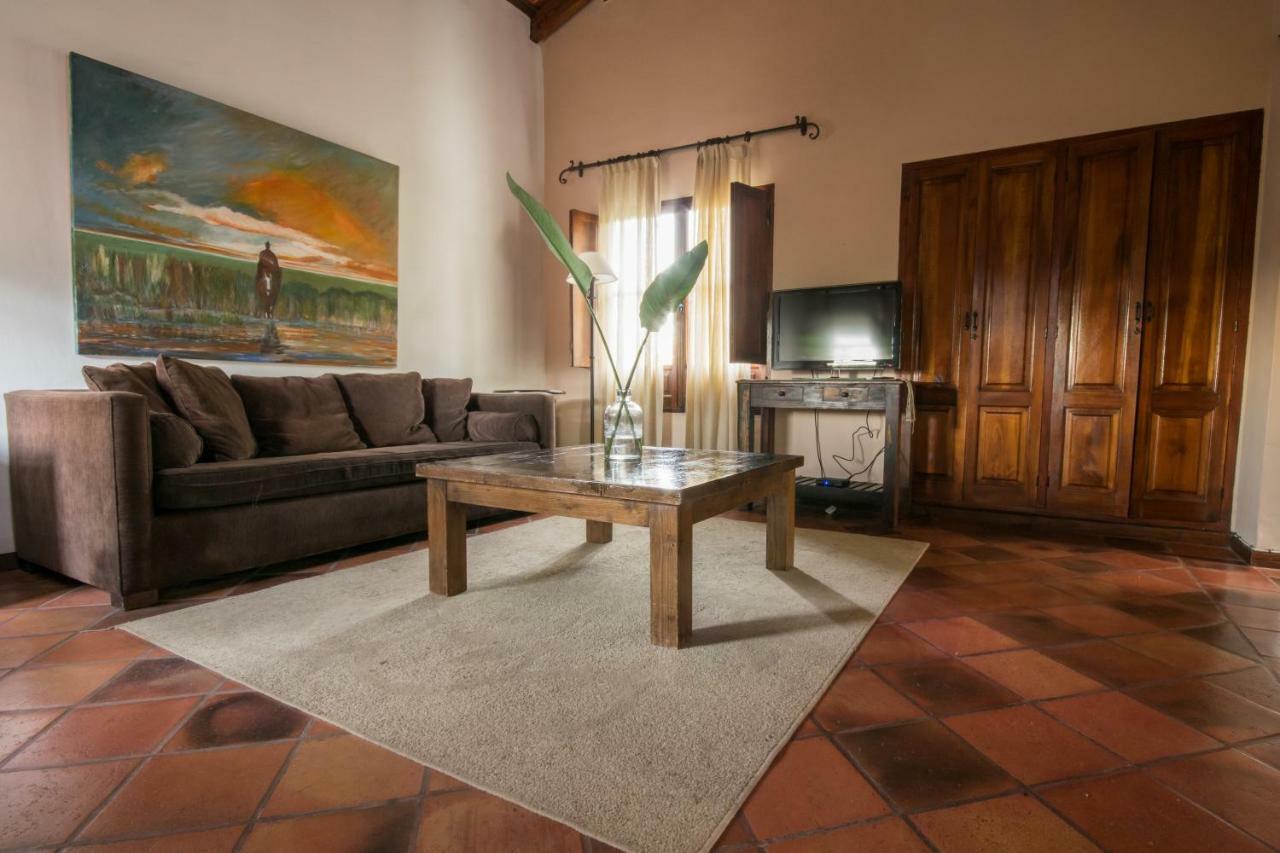 Hotel Torrontes San Lorenzo  Luaran gambar